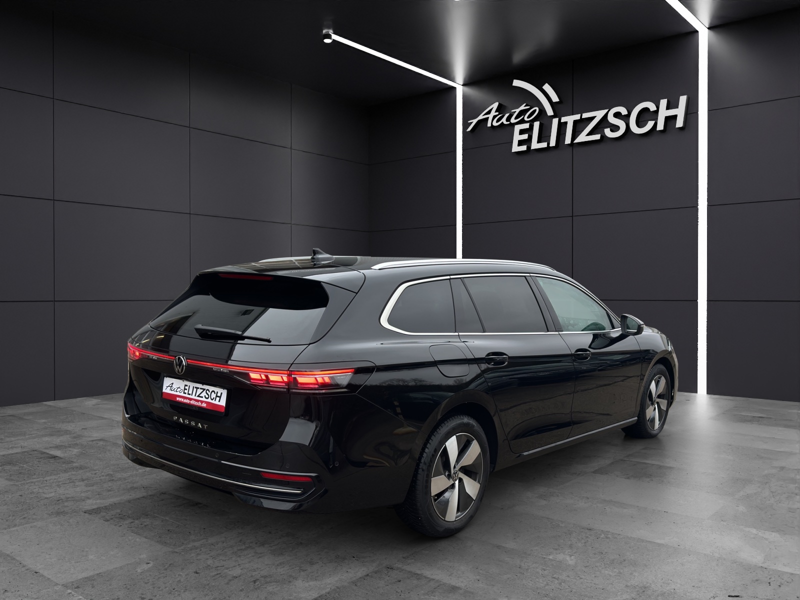 Fahrzeugabbildung Volkswagen Passat TDI DSG Elegance MATRIX ACC AHK PANO STH HuD