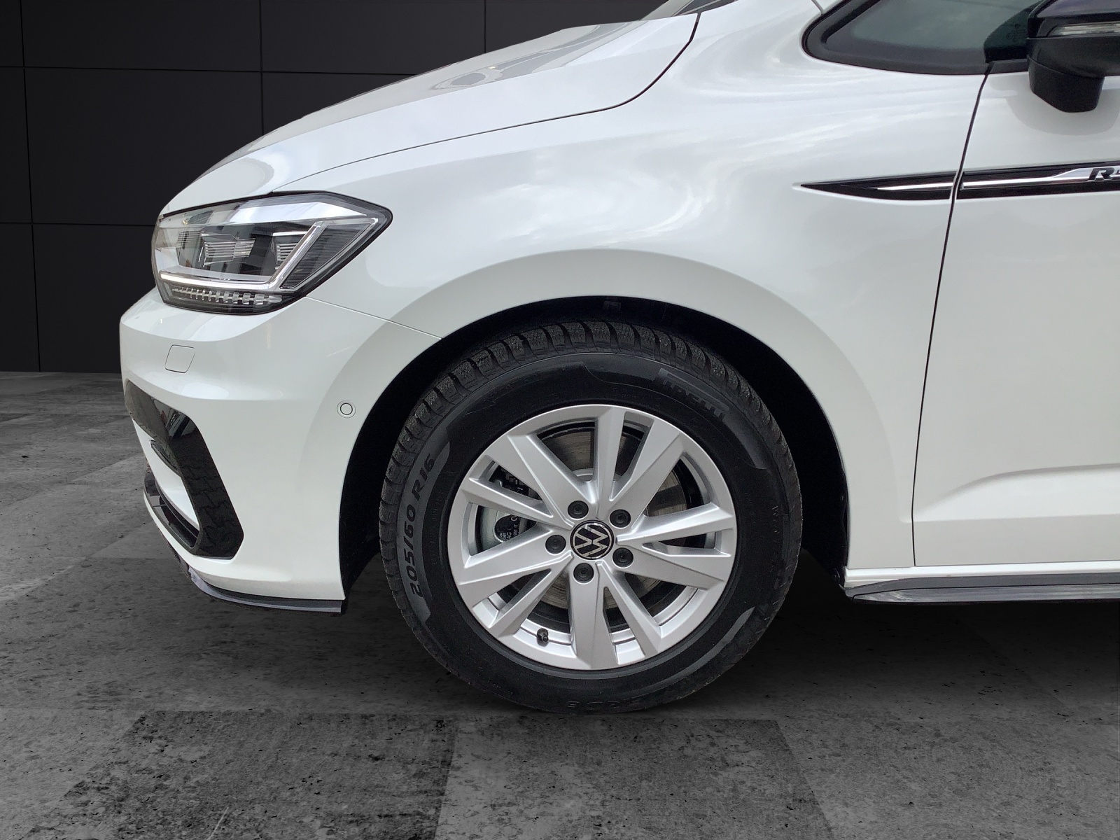 Fahrzeugabbildung Volkswagen Touran R-Line DSG Standheizg.