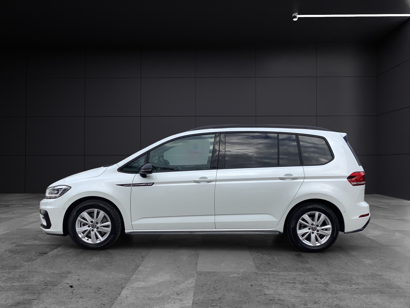 Fahrzeugabbildung Volkswagen Touran R-Line DSG Standheizg.