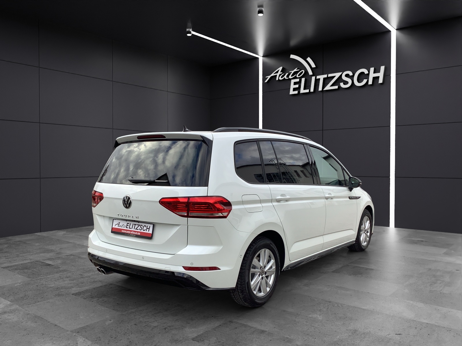 Fahrzeugabbildung Volkswagen Touran R-Line DSG Standheizg.