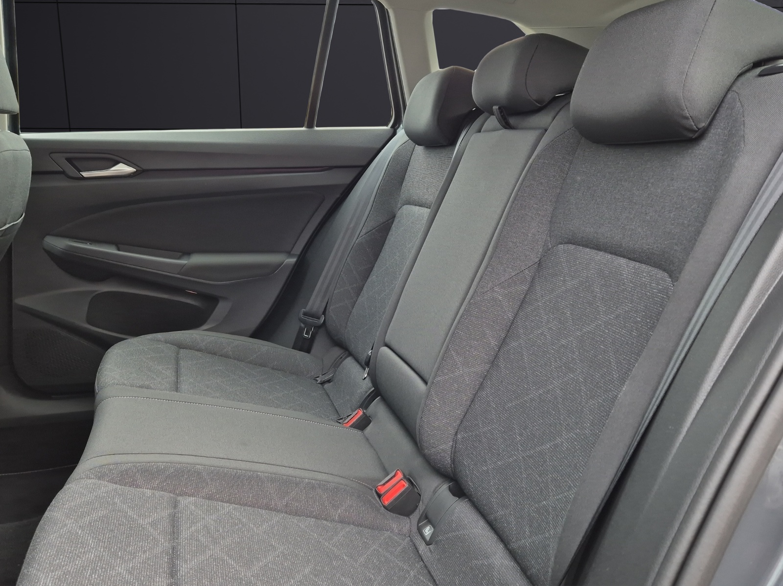 Fahrzeugabbildung Volkswagen Golf VIII Variant eTSI Life DSG LEDplus Navi AID ACC PDC SH