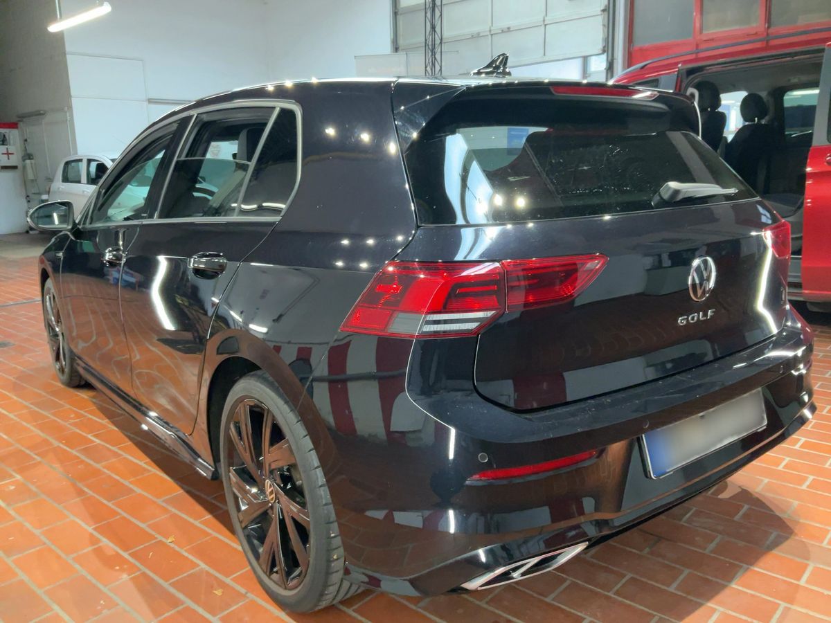 Fahrzeugabbildung Volkswagen Golf VIII TSI R-Line LED Navi ACC AID RFK SHZ 18