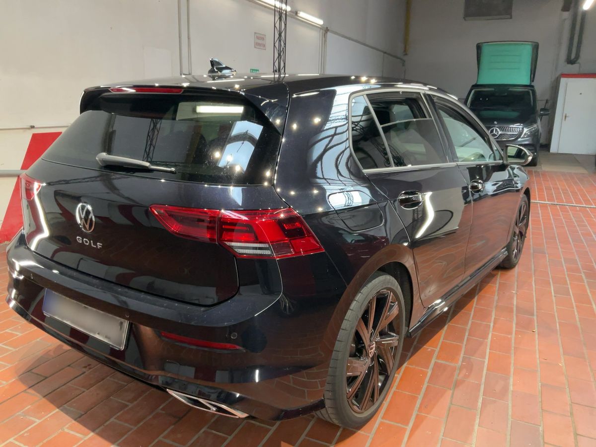 Fahrzeugabbildung Volkswagen Golf VIII TSI R-Line LED Navi ACC AID RFK SHZ 18