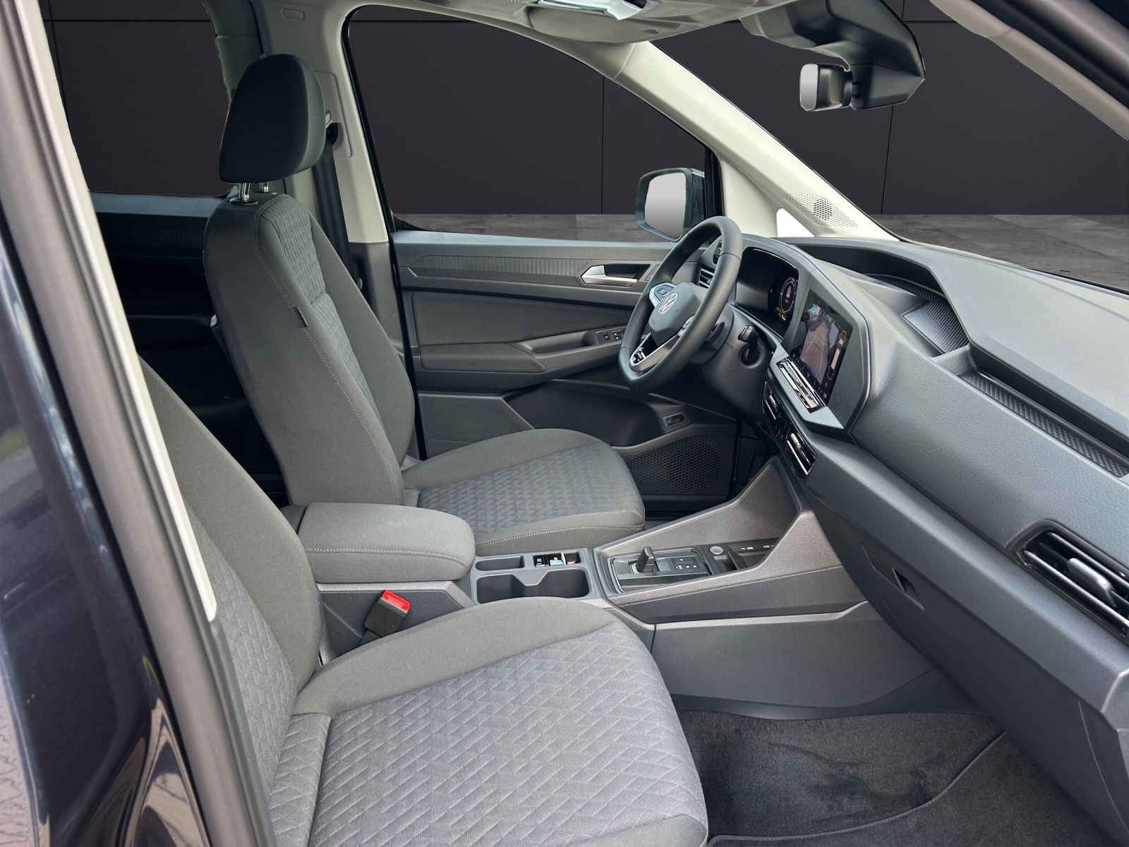 Fahrzeugabbildung Volkswagen Caddy e-Hyb Maxi Life 7-Sitzer 1,5 l 85 kW eHy