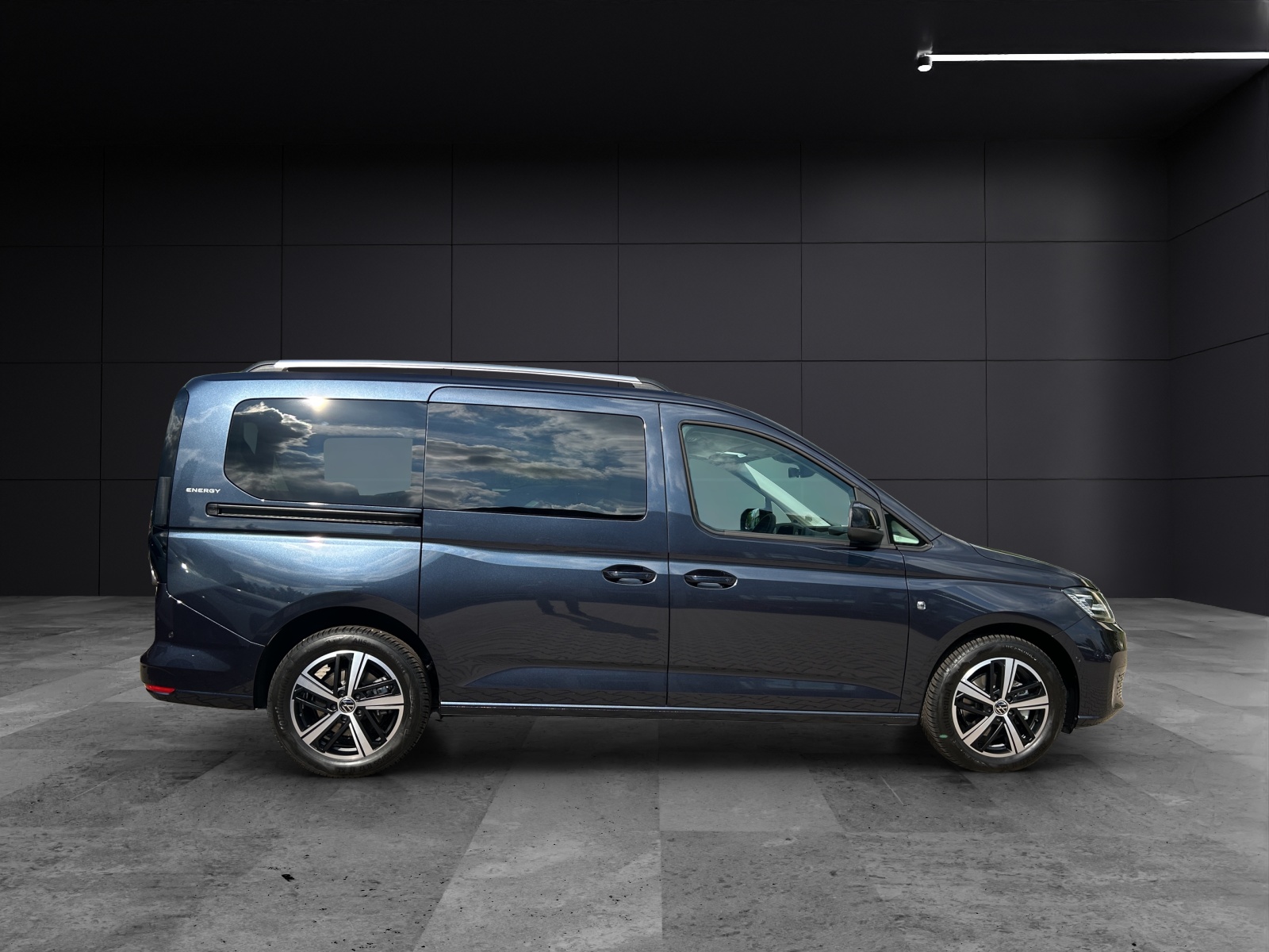 Fahrzeugabbildung Volkswagen Caddy e-Hyb Maxi Life 7-Sitzer 1,5 l 85 kW eHy