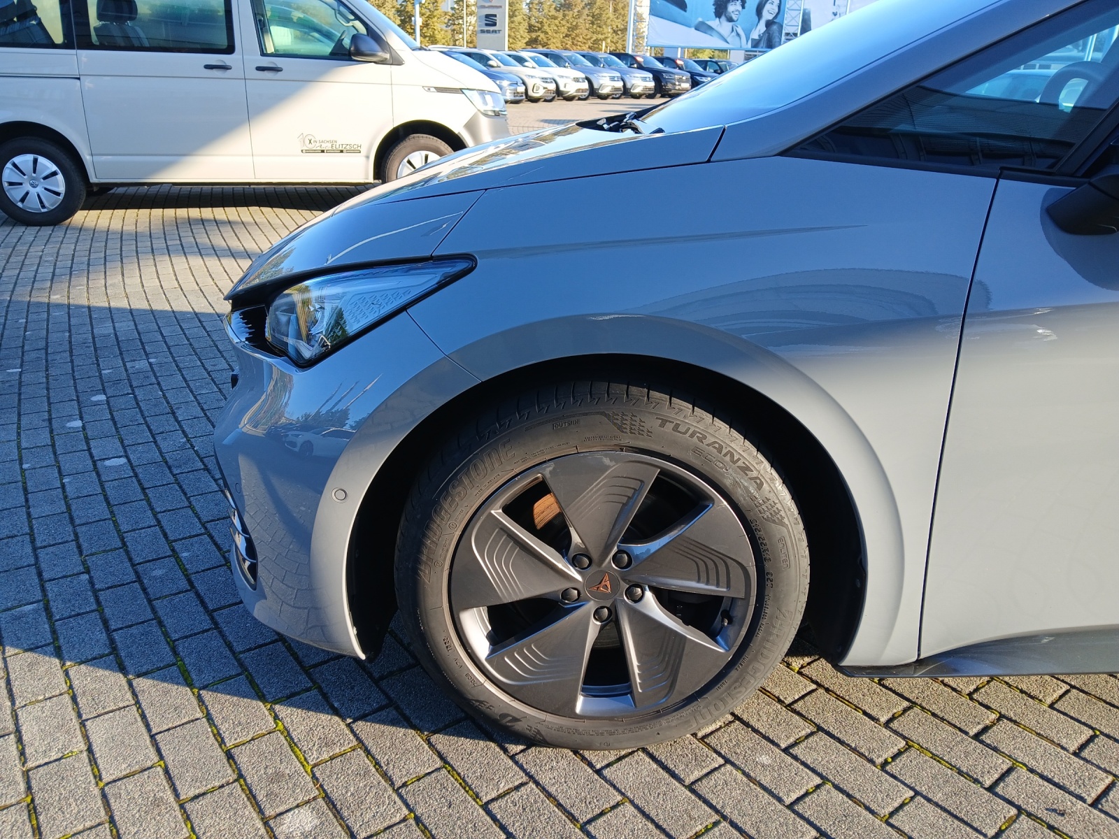 Fahrzeugabbildung CUPRA Born LED Navi Pano ACC RFK 18