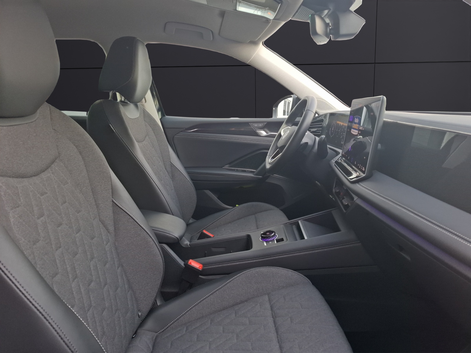 Fahrzeugabbildung Volkswagen Tiguan TDI DSG AHK HuD NAVI Kamera ACC PDC SHZ LM