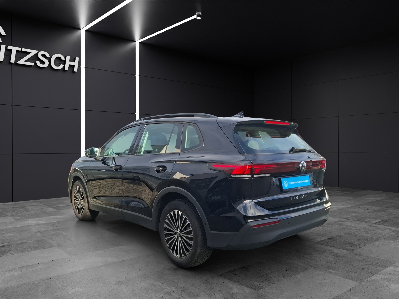 Fahrzeugabbildung Volkswagen Tiguan TDI DSG AHK HuD NAVI Kamera ACC PDC SHZ LM