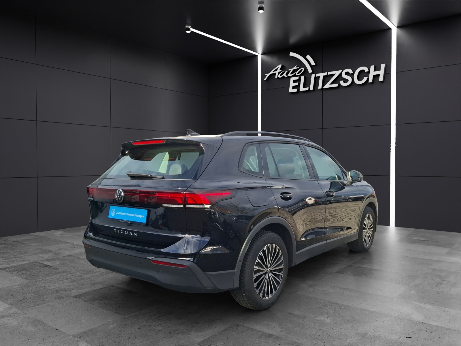 Fahrzeugabbildung Volkswagen Tiguan TDI DSG AHK HuD NAVI Kamera ACC PDC SHZ LM