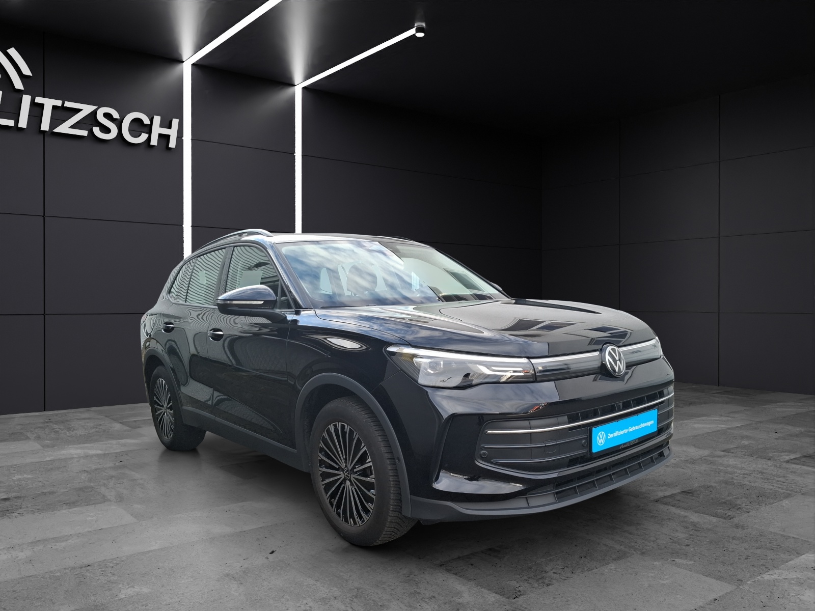 Fahrzeugabbildung Volkswagen Tiguan TDI DSG AHK HuD NAVI Kamera ACC PDC SHZ LM