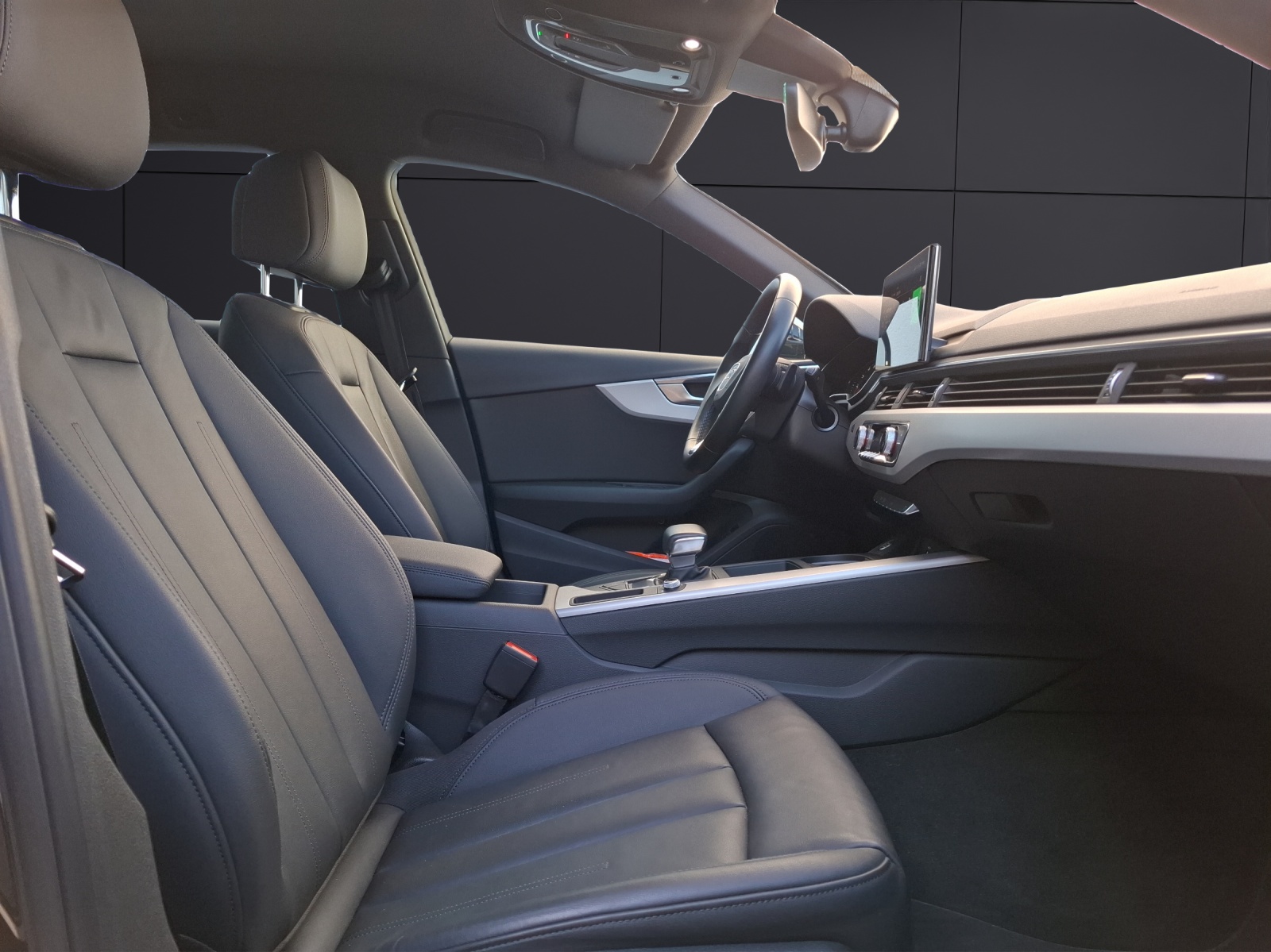 Fahrzeugabbildung Audi A4 Avant 35 TFSI advanced S-tronic LED Navi ACC RFK Leder SHZ