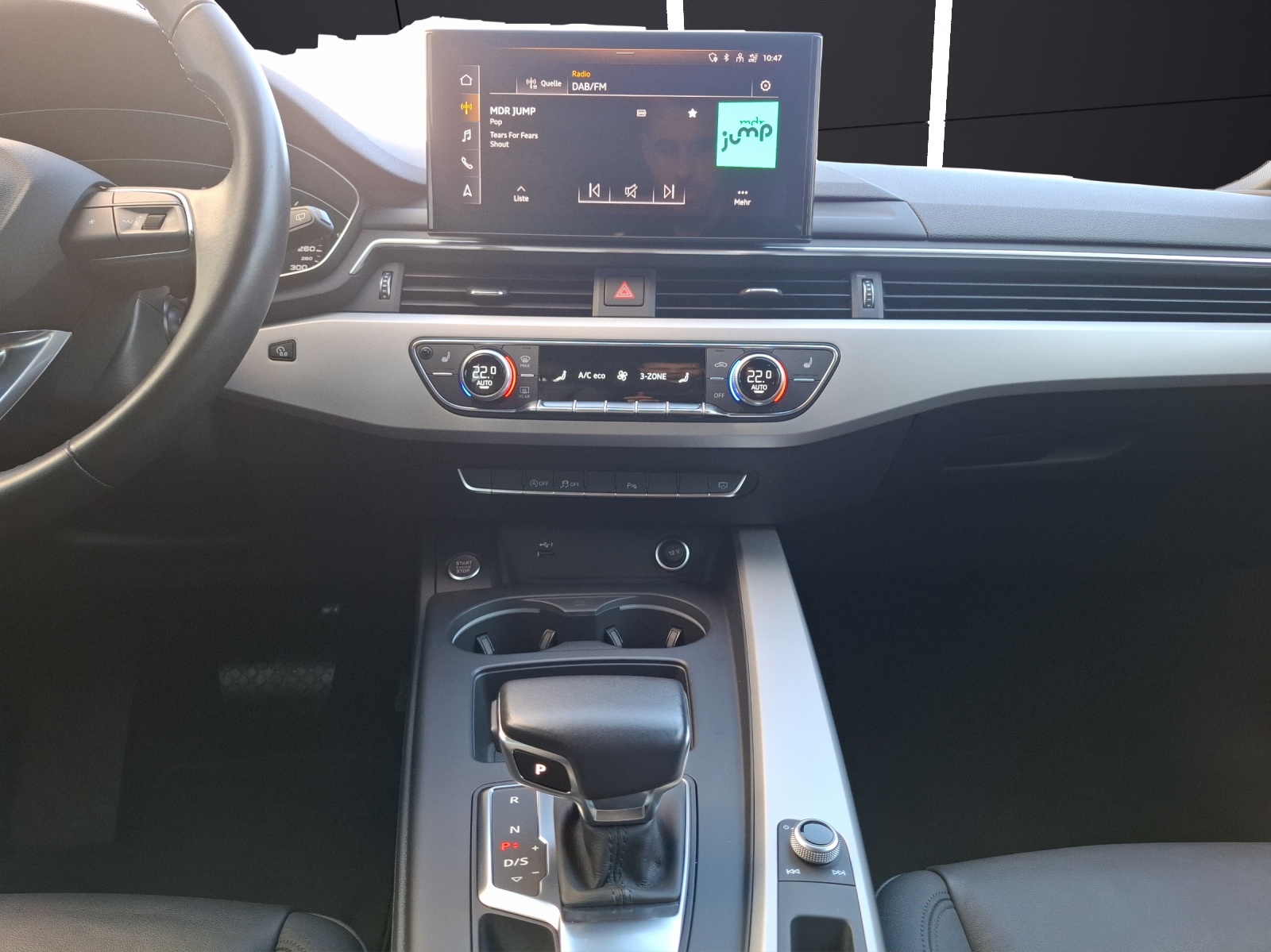 Fahrzeugabbildung Audi A4 Avant 35 TFSI advanced S-tronic LED Navi ACC RFK Leder SHZ