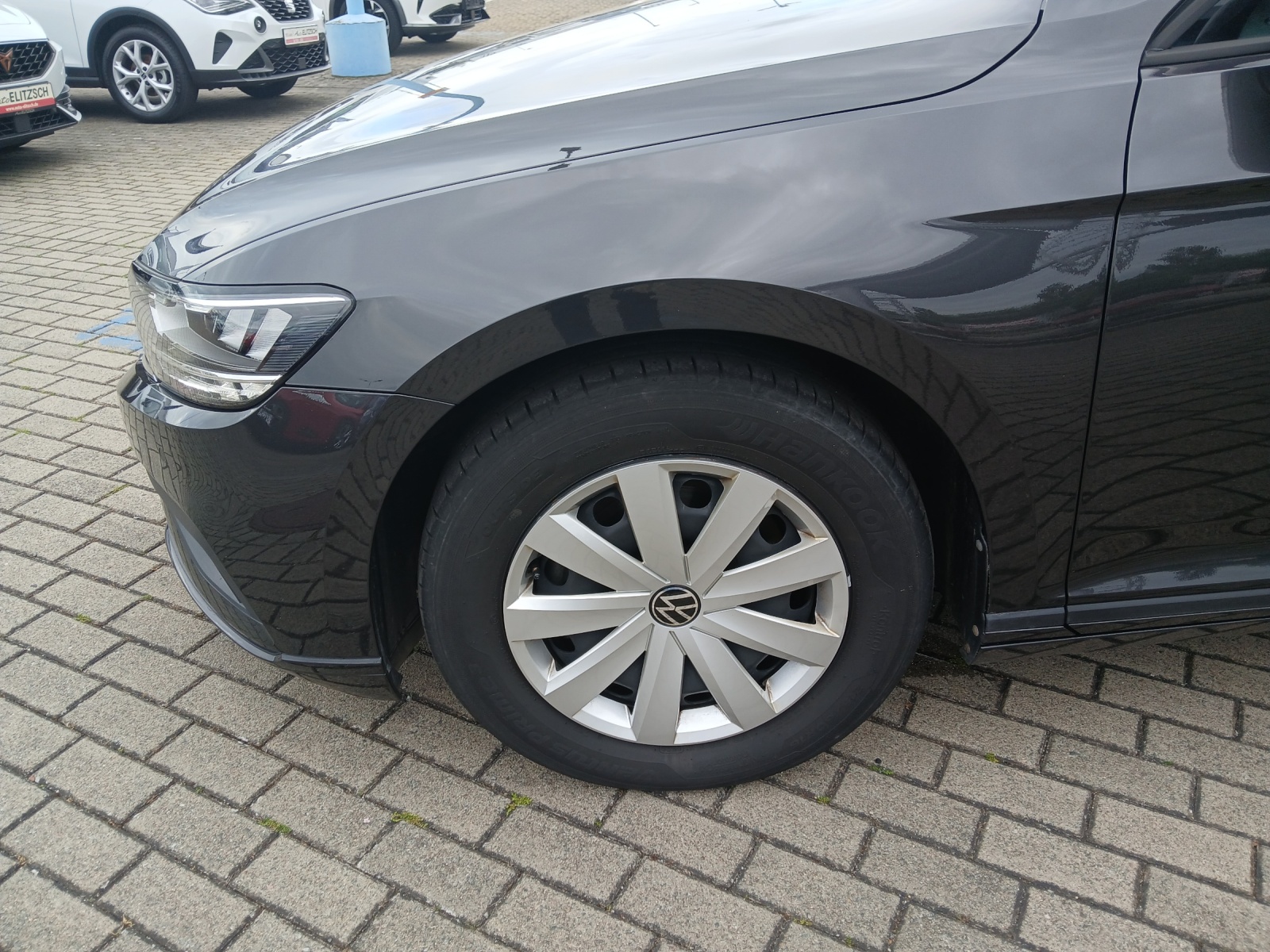 Fahrzeugabbildung Volkswagen Passat Variant TDI LED AHK Navi ACC RFK SH