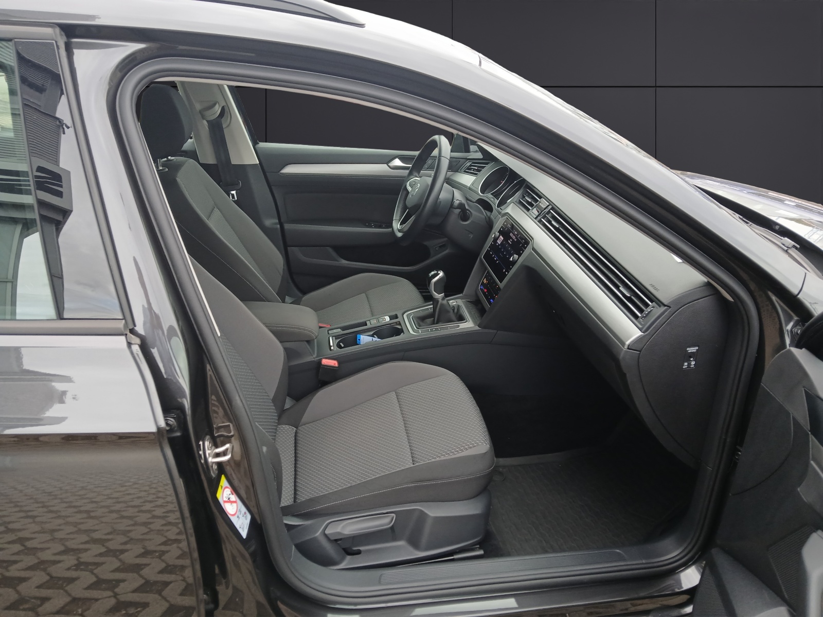 Fahrzeugabbildung Volkswagen Passat Variant TDI LED AHK Navi ACC RFK SH