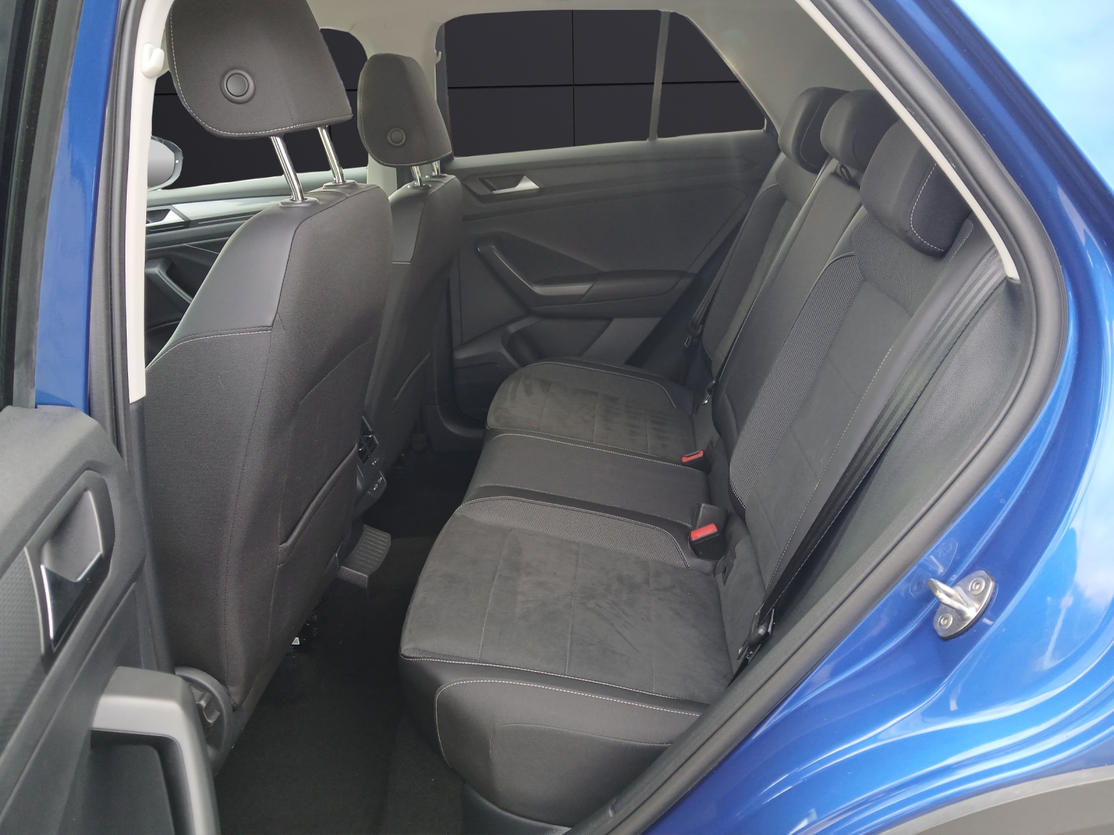 Fahrzeugabbildung Volkswagen T-Roc TSI Style Matrix AHK Kamera ACC Keyless Navi