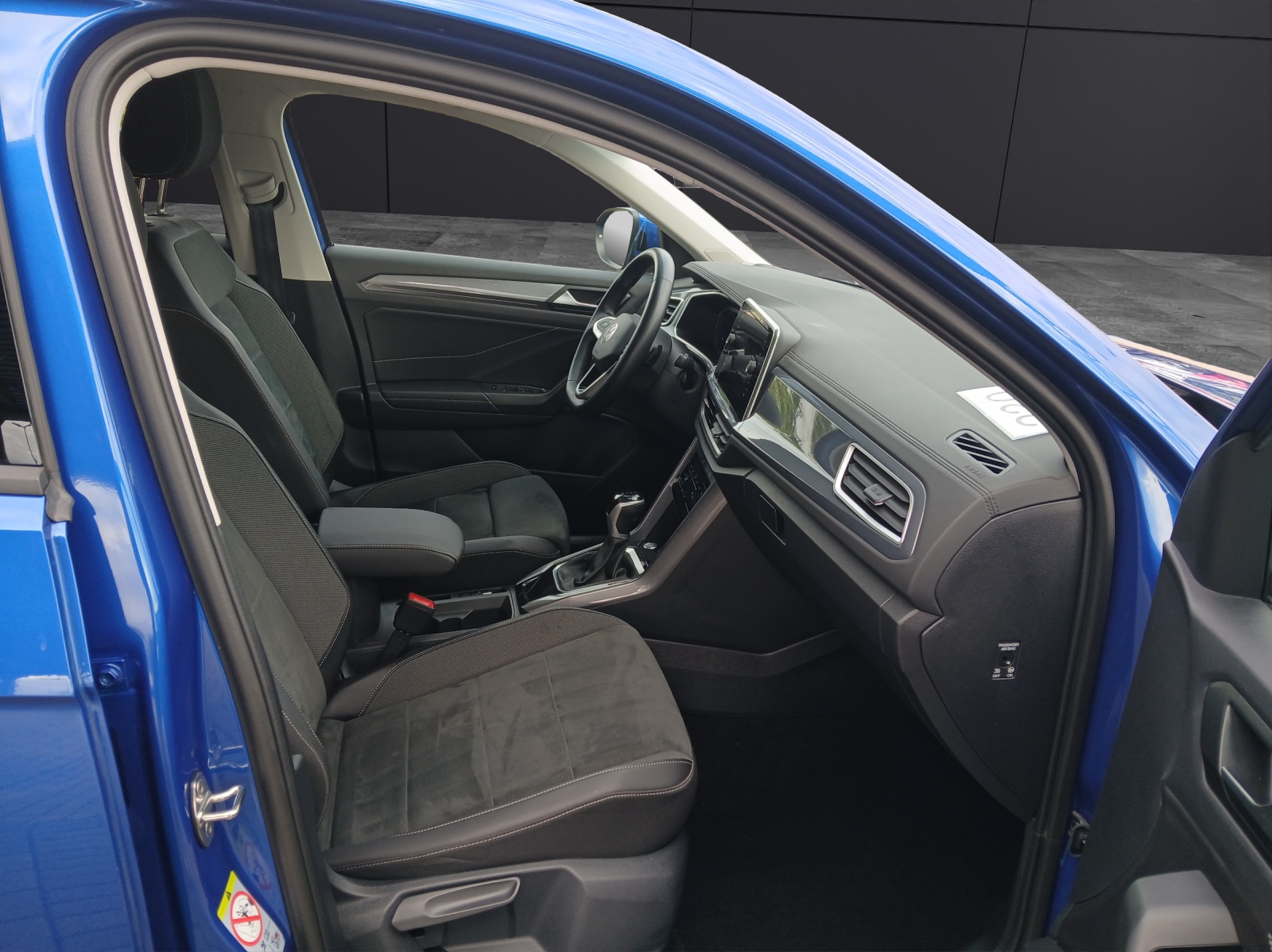 Fahrzeugabbildung Volkswagen T-Roc TSI Style Matrix AHK Kamera ACC Keyless Navi