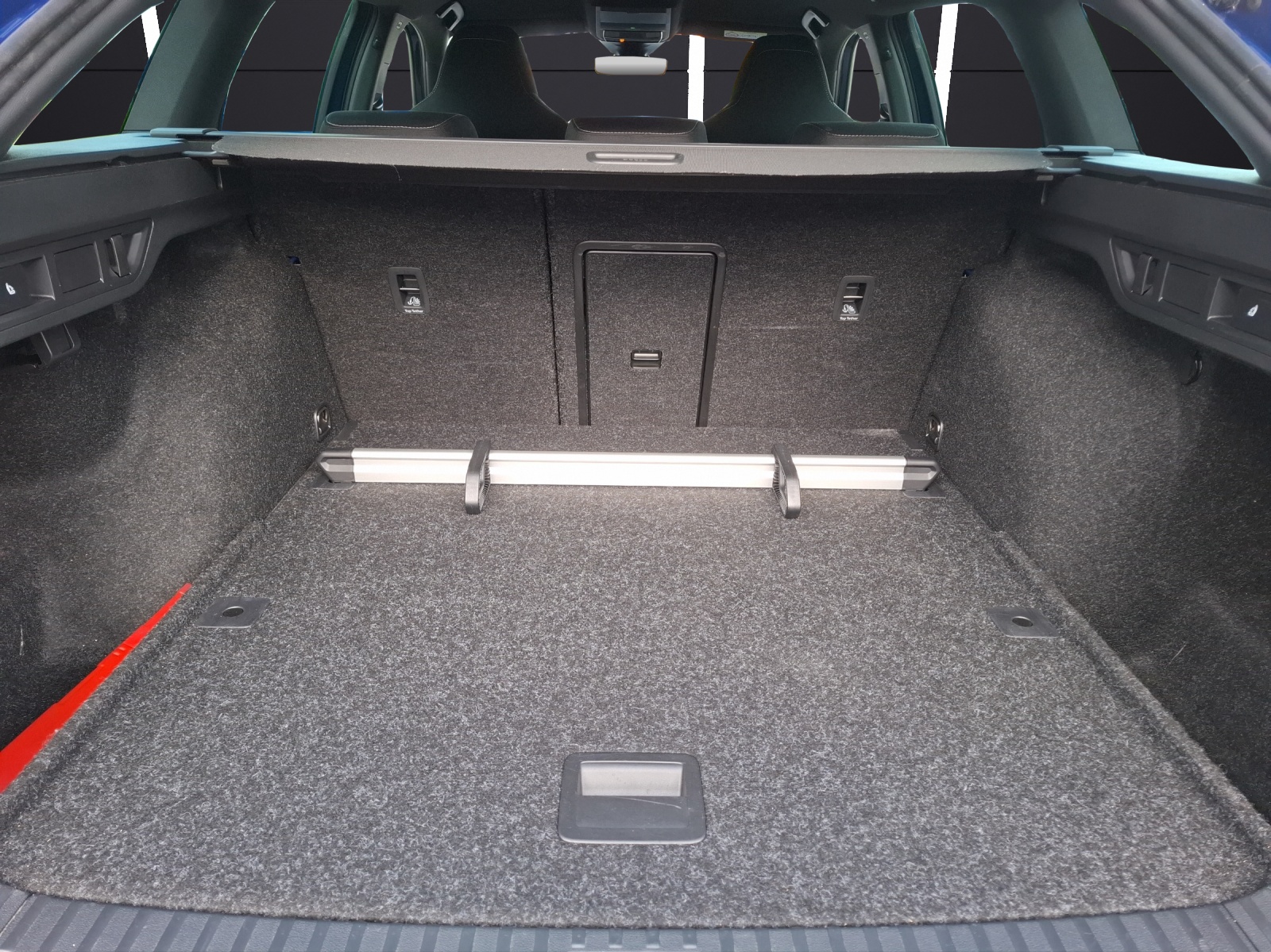 Fahrzeugabbildung SKODA Octavia Combi TDI Sportline DSG LED Navi HUD ACC PDC SH 18