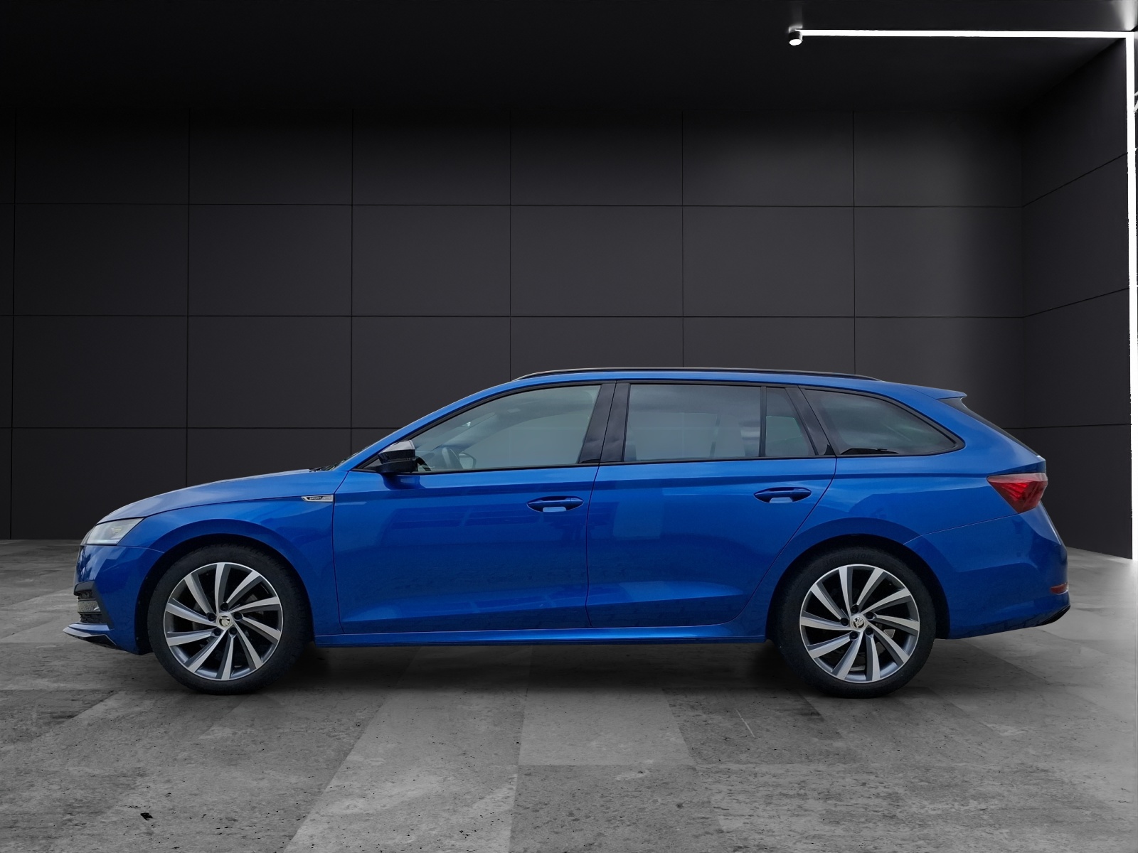 Fahrzeugabbildung SKODA Octavia Combi TDI Sportline DSG LED Navi HUD ACC PDC SH 18