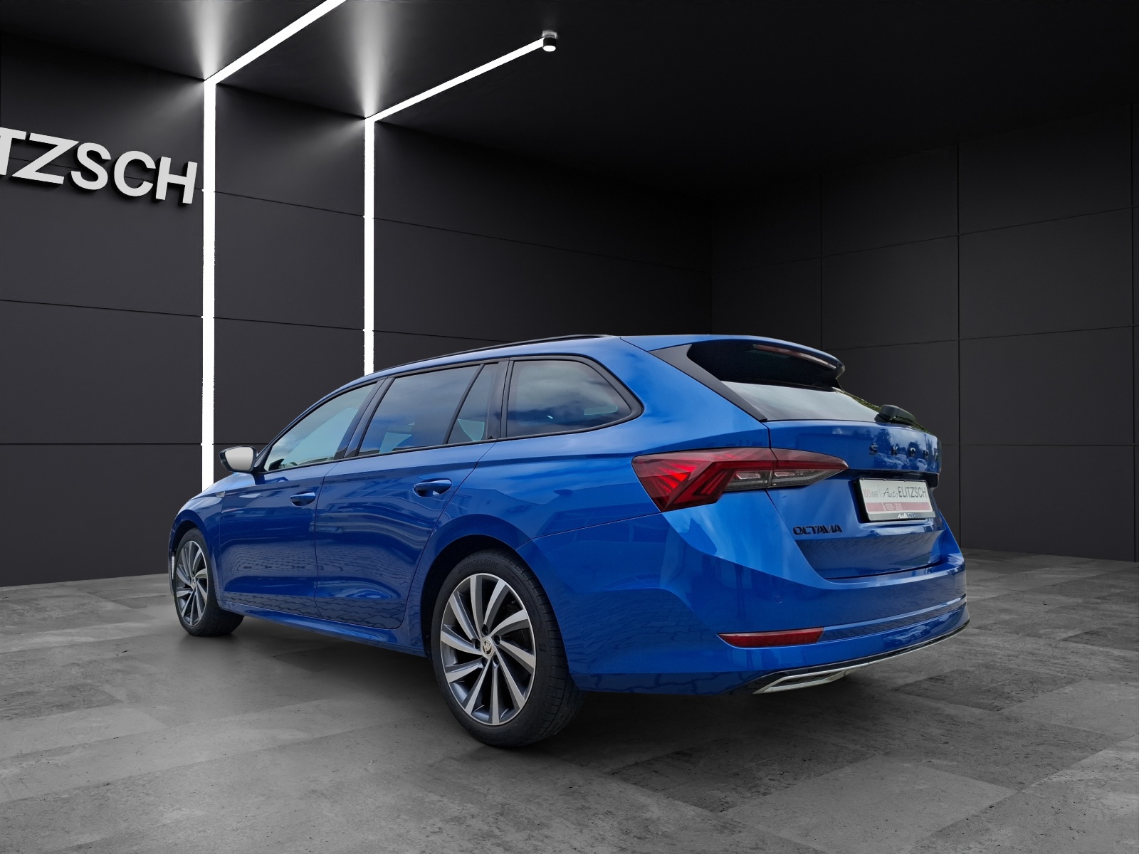 Fahrzeugabbildung SKODA Octavia Combi TDI Sportline DSG LED Navi HUD ACC PDC SH 18
