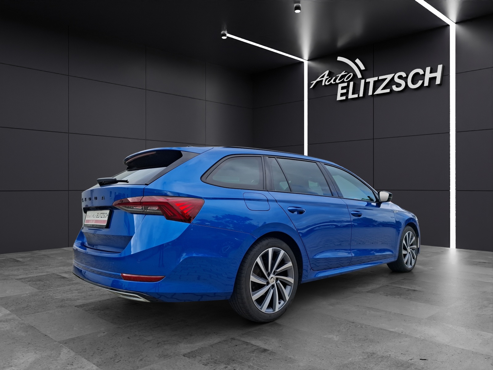 Fahrzeugabbildung SKODA Octavia Combi TDI Sportline DSG LED Navi HUD ACC PDC SH 18