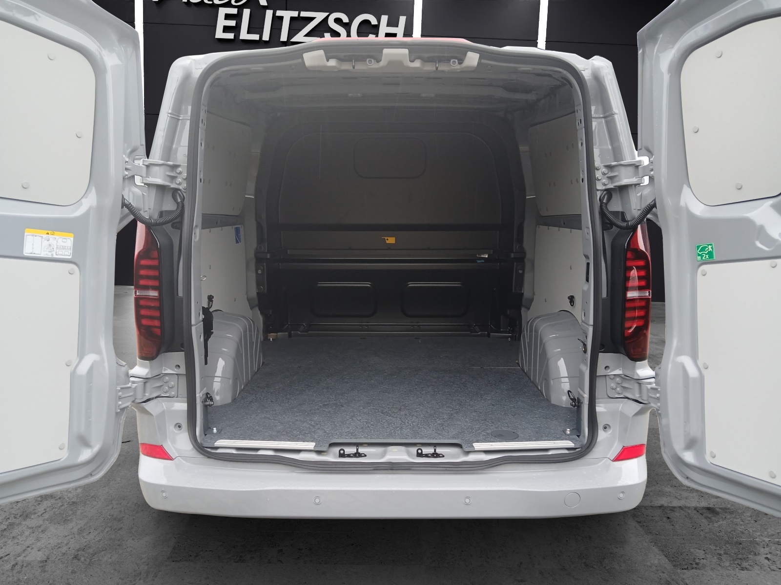 Fahrzeugabbildung Volkswagen Transporter Kasten TDI 110 kW LR Plus RFK LaneAssist PDK