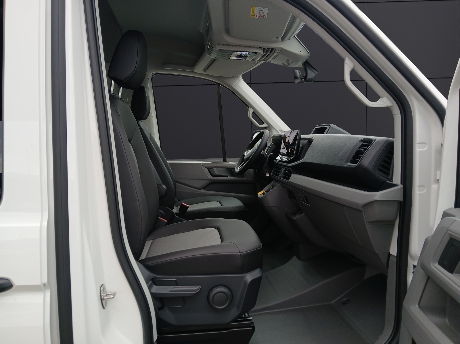 Fahrzeugabbildung Volkswagen Crafter Kasten 2,0l TDI 130 kW MR 4MOT CLIMATRONIC REAR VIEW STANDH. LED SITZH.