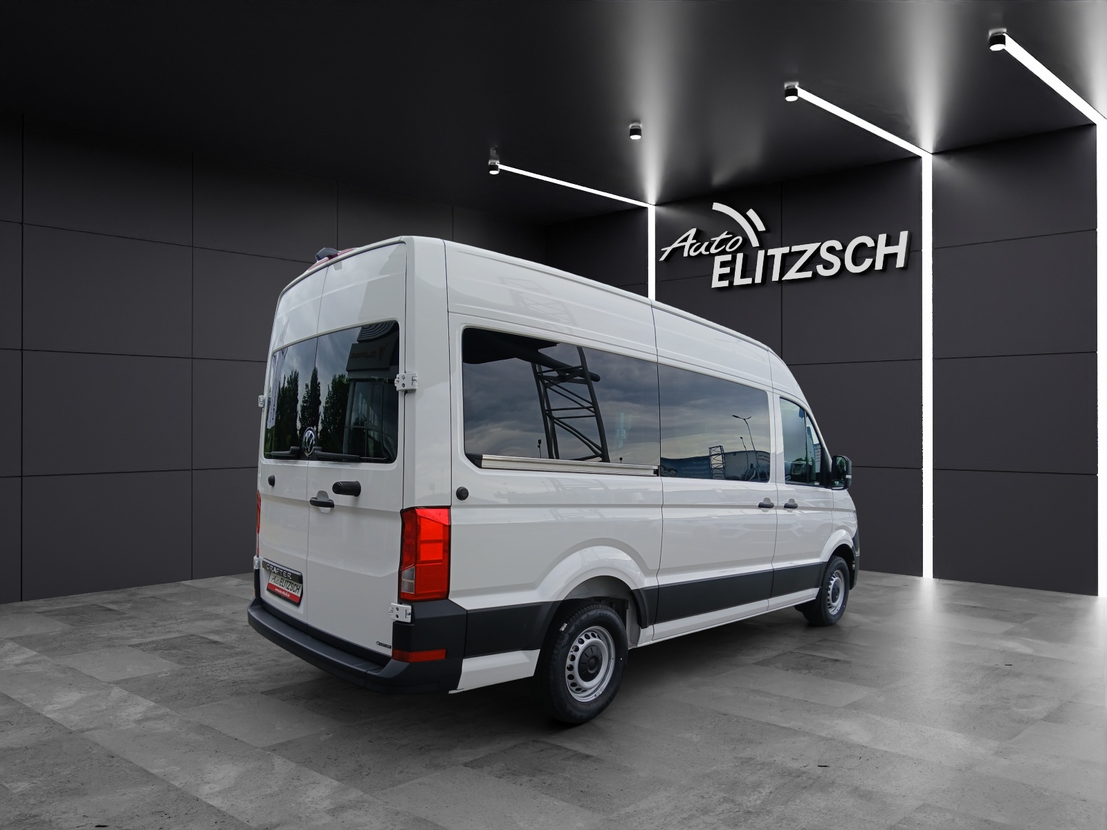 Fahrzeugabbildung Volkswagen Crafter Kasten 2,0l TDI 130 kW MR 4MOT CLIMATRONIC REAR VIEW STANDH. LED SITZH.