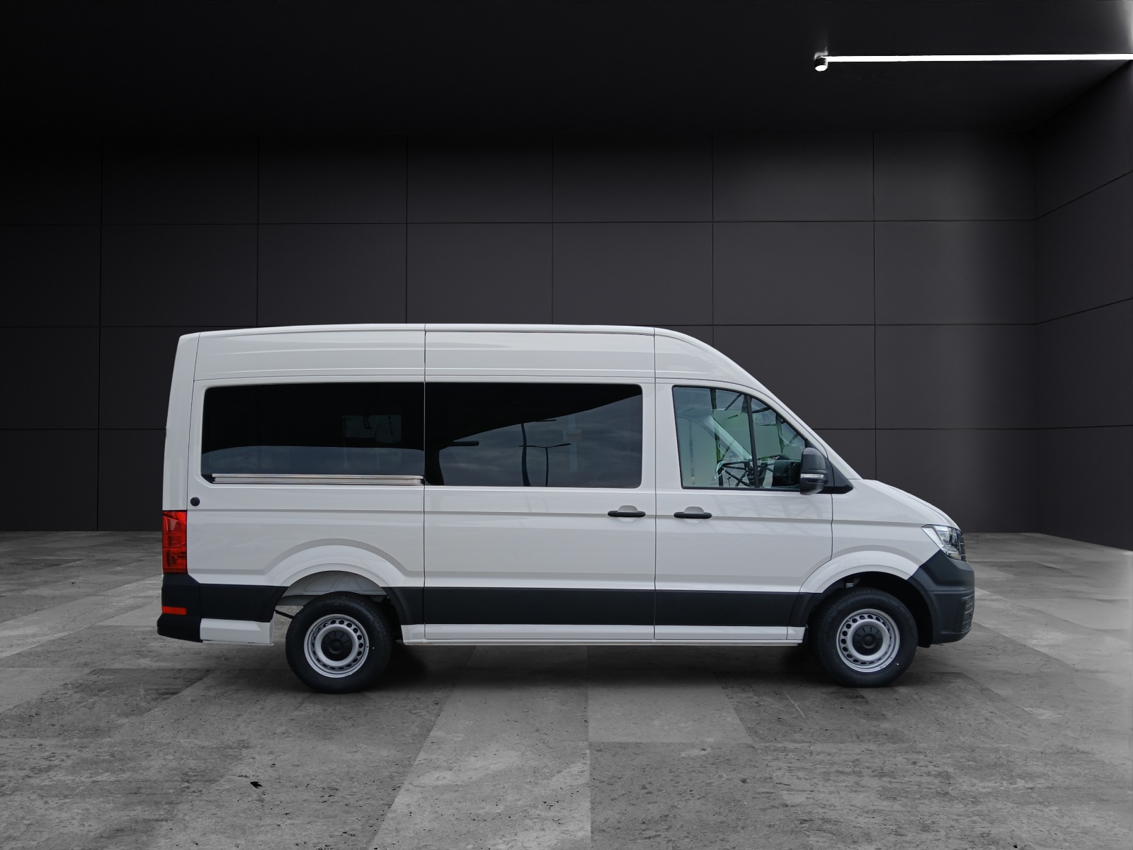 Fahrzeugabbildung Volkswagen Crafter Kasten 2,0l TDI 130 kW MR 4MOT CLIMATRONIC REAR VIEW STANDH. LED SITZH.
