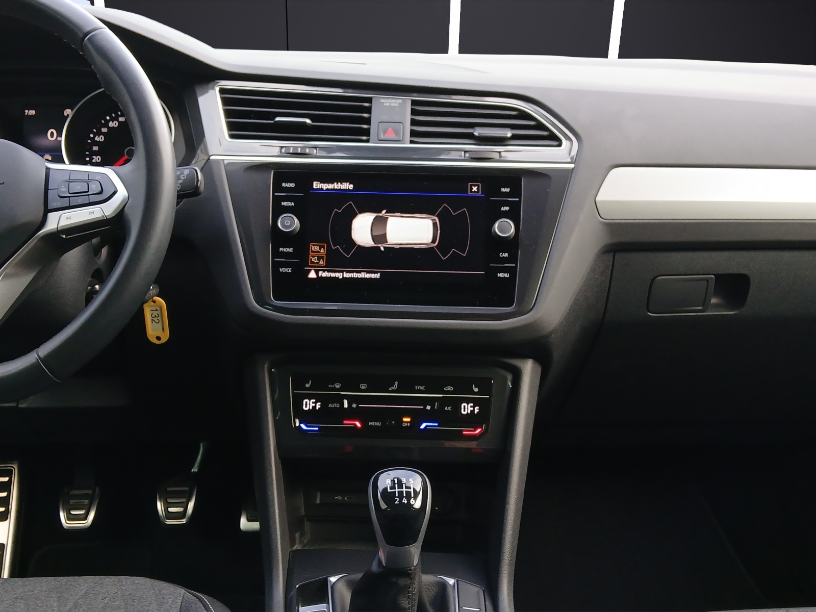 Fahrzeugabbildung Volkswagen Tiguan TSI Move LED CarPlay ACC PDC SHZ LHZ