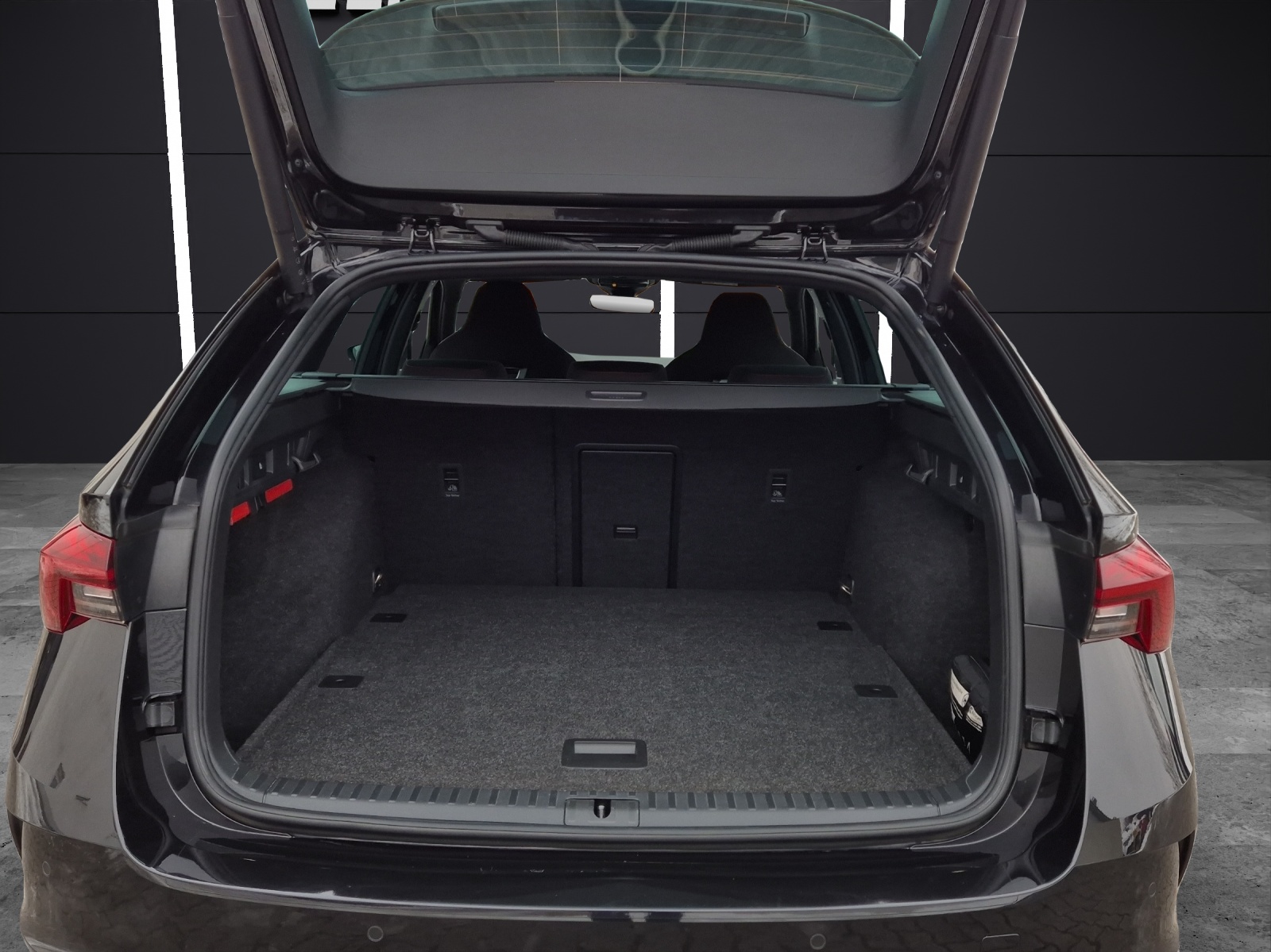 Fahrzeugabbildung SKODA Octavia Combi TDI RS DSG 4x4 Matri Navi AID HUD ACC RFK SH