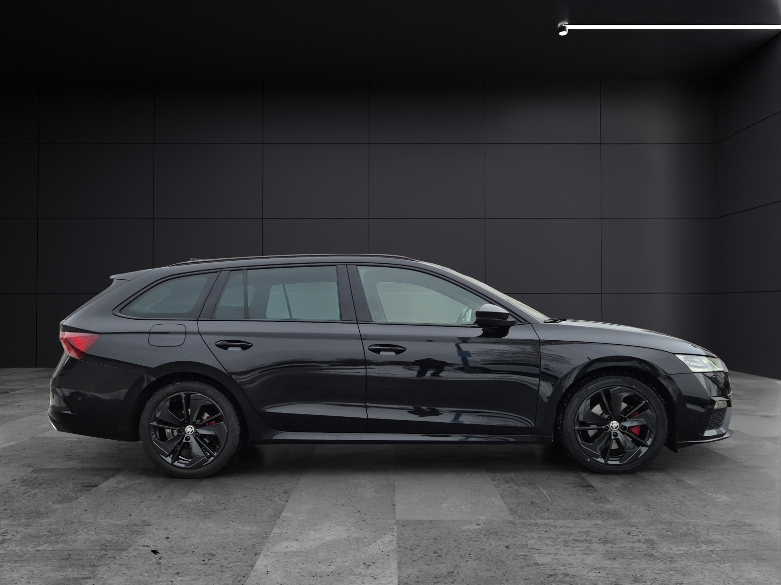 Fahrzeugabbildung SKODA Octavia Combi TDI RS DSG 4x4 Matri Navi AID HUD ACC RFK SH