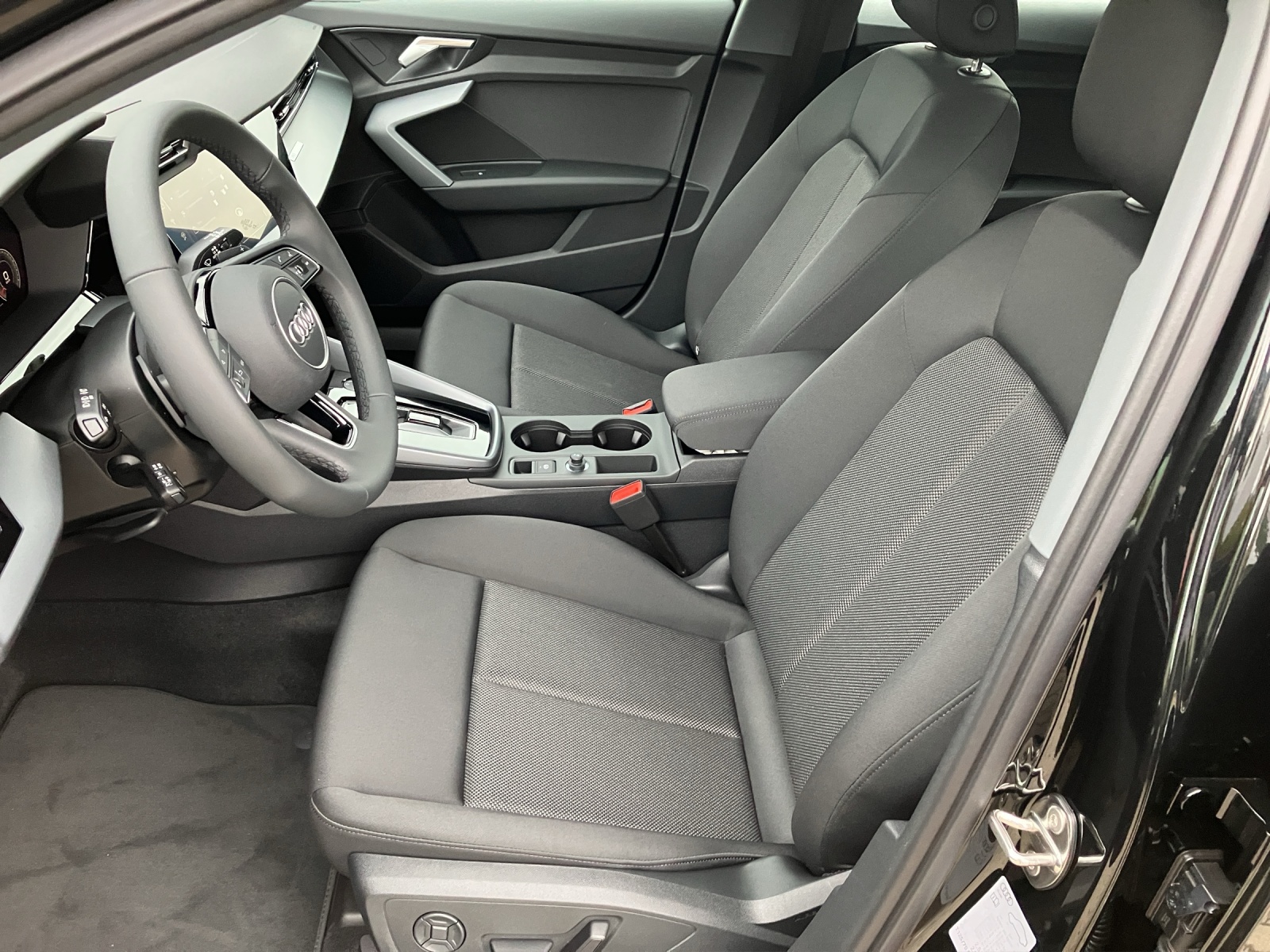 Fahrzeugabbildung Audi A3 Sportback 30 TFSI advanced