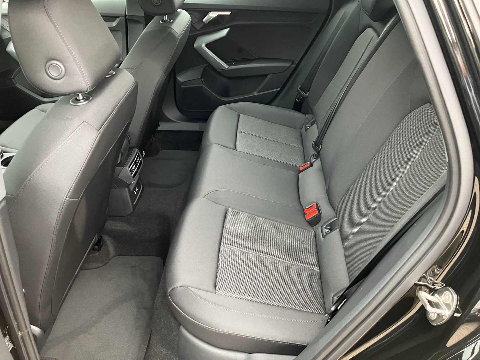 Fahrzeugabbildung Audi A3 Sportback 30 TFSI advanced