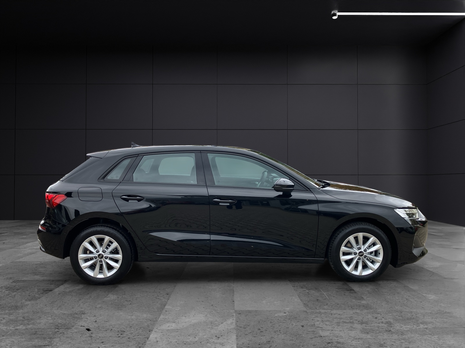 Fahrzeugabbildung Audi A3 Sportback 30 TFSI advanced