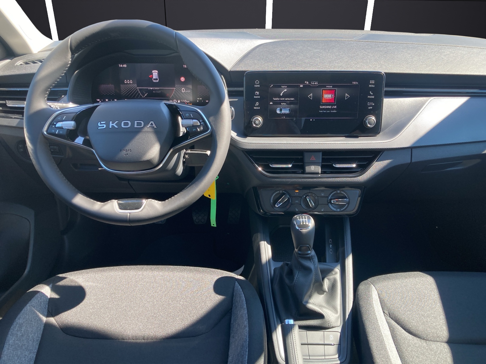 Fahrzeugabbildung SKODA Scala Essence 1.0TSI 85KW 6-Gang Smart Link, LED, SHZ