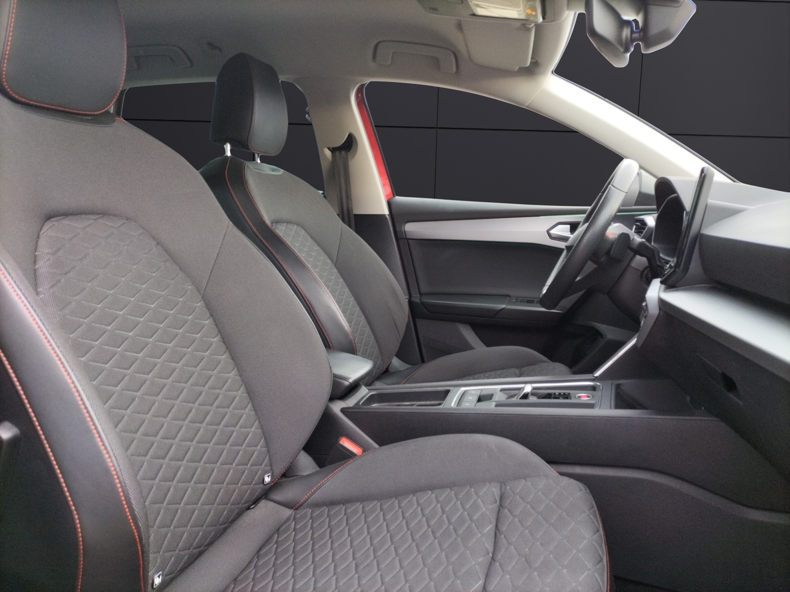 Fahrzeugabbildung SEAT Leon ST eTSI FR-Line DSG LED AHK Navi ACC Park-Assist SH