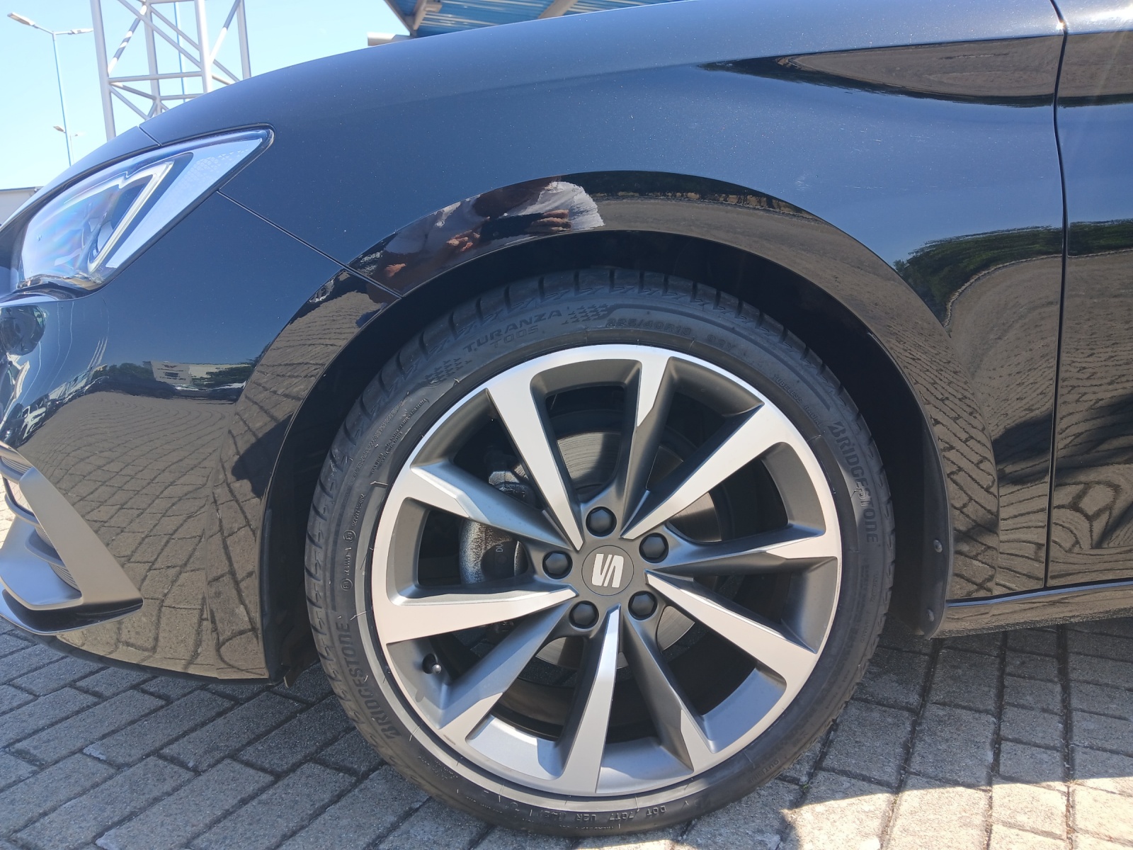 Fahrzeugabbildung SEAT Leon ST TSI FR DSG LED Navi ACC RFK SH 18