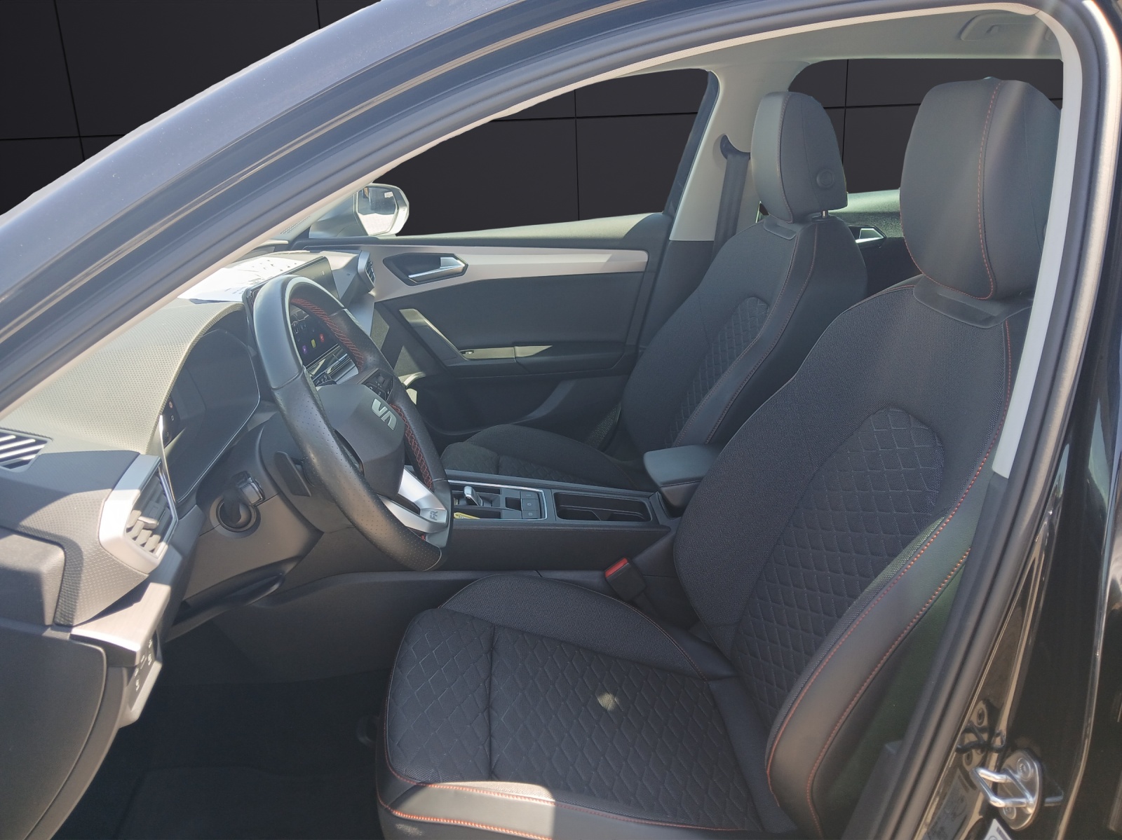 Fahrzeugabbildung SEAT Leon ST TSI FR DSG LED Navi ACC RFK SH 18