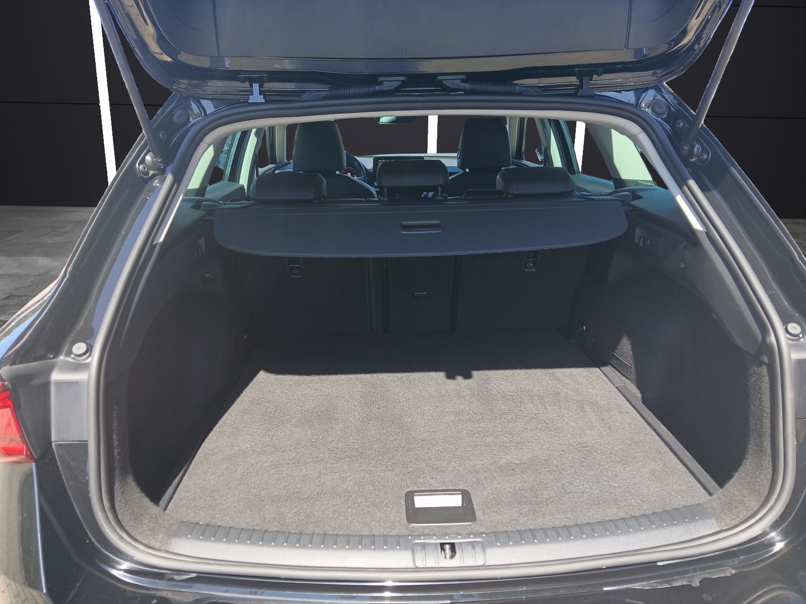 Fahrzeugabbildung SEAT Leon ST TSI FR DSG LED Navi ACC RFK SH 18