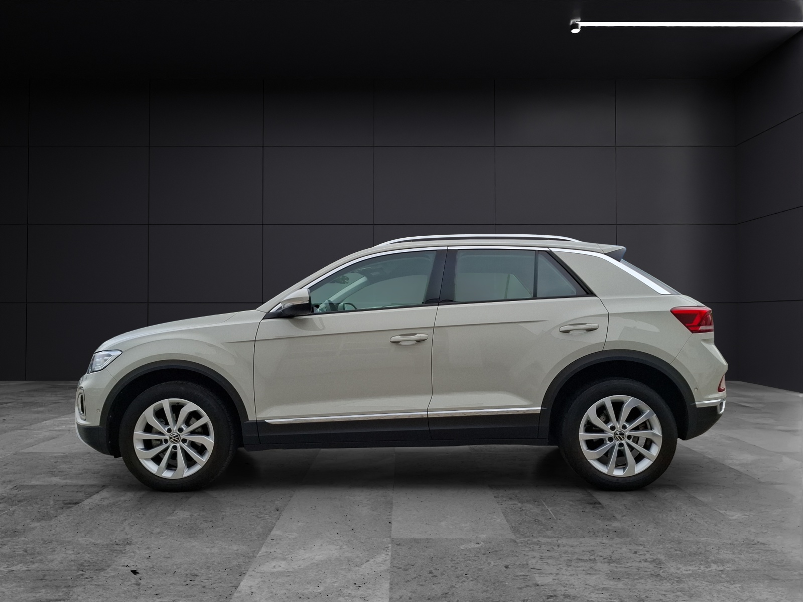 Fahrzeugabbildung Volkswagen T-Roc TSI Style LED Navi AID ACC Park-Assist SH