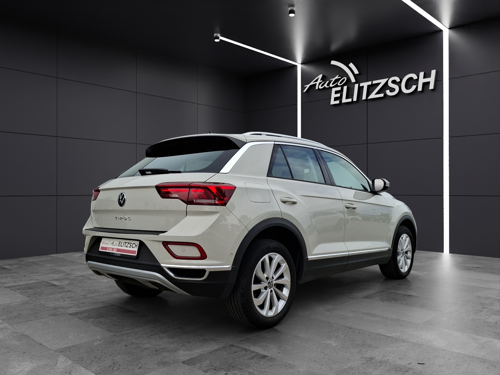 Fahrzeugabbildung Volkswagen T-Roc TSI Style LED Navi AID ACC Park-Assist SH
