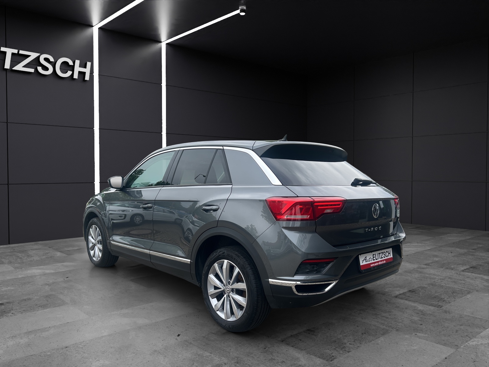 Fahrzeugabbildung Volkswagen T-Roc TSI Style LED ACC AID NAVI RFK PDC 17