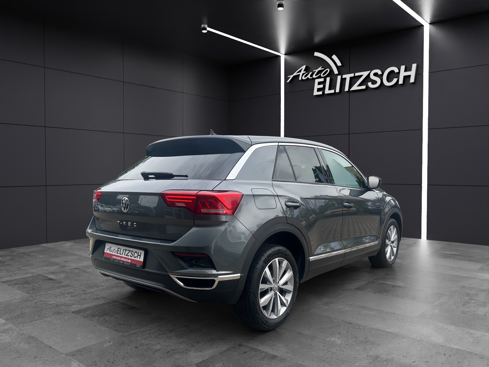 Fahrzeugabbildung Volkswagen T-Roc TSI Style LED ACC AID NAVI RFK PDC 17