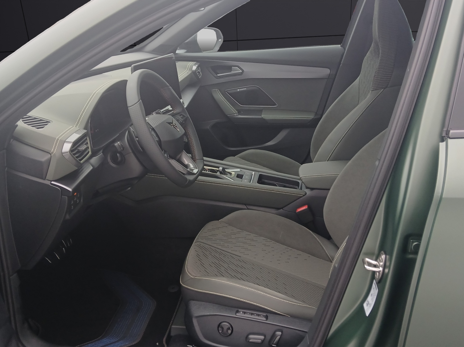 Fahrzeugabbildung CUPRA Formentor VZ 2.0 TSI 4Drive Matrix Sennh.