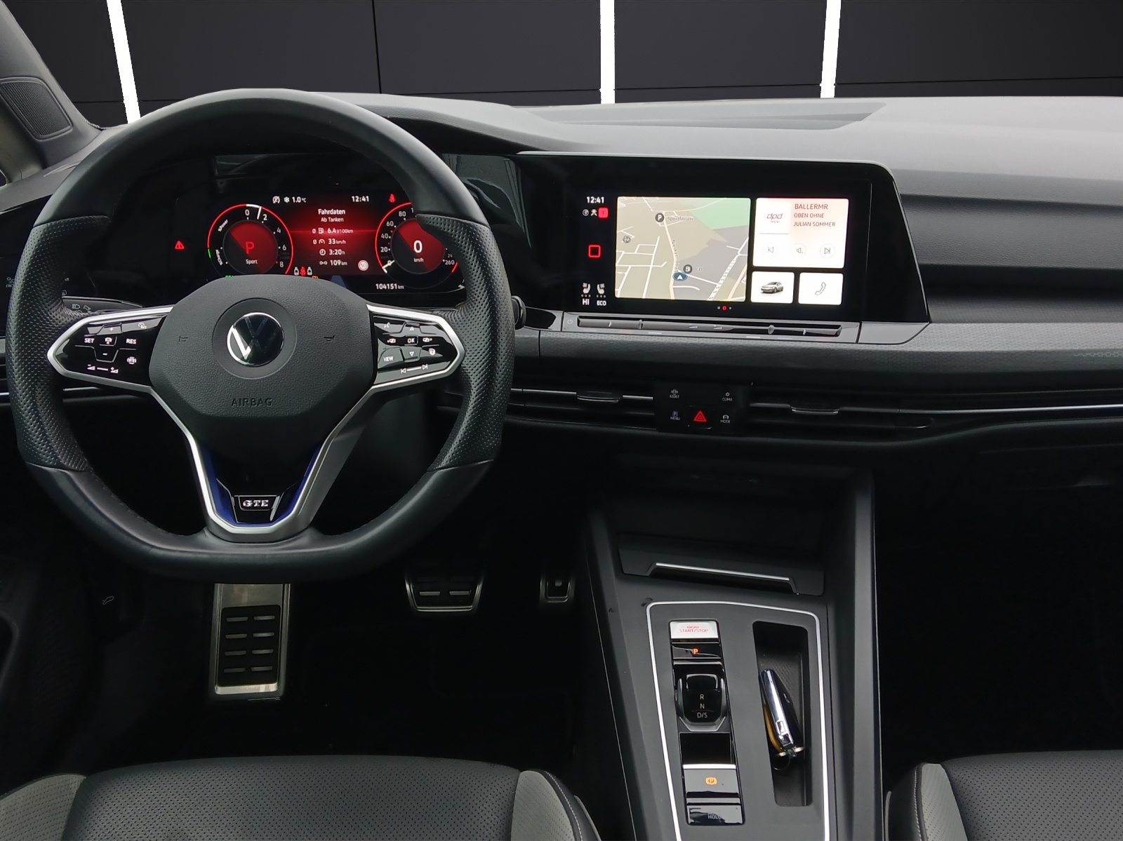 Fahrzeugabbildung Volkswagen Golf VIII GTE LEDplus Navi Leder AID ACC PDC SH