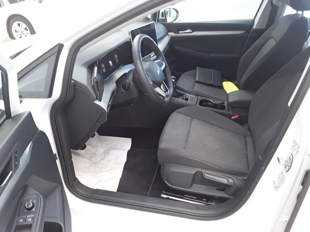 Fahrzeugabbildung Volkswagen Golf VIII TSI Life DSG LED Standhzg Navi ACC RFK SHZ