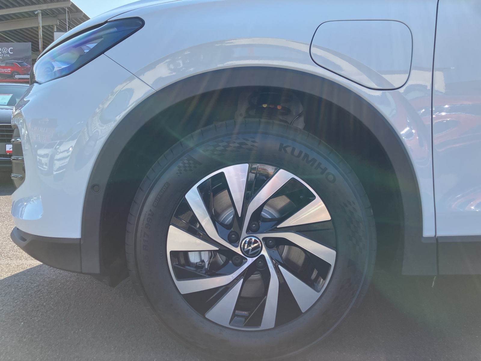 Fahrzeugabbildung Volkswagen Tiguan 1.5 TSI eHybrid 150 kW Life IQ-LED AHK NAVI