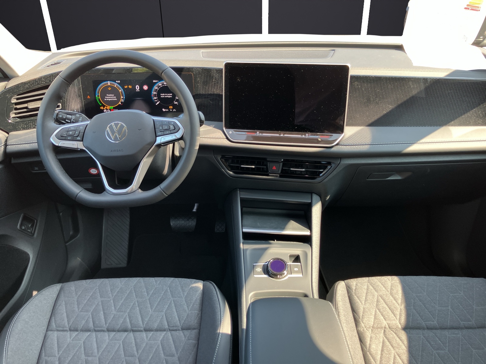 Fahrzeugabbildung Volkswagen Tiguan 1.5 TSI eHybrid 150 kW Life IQ-LED AHK NAVI