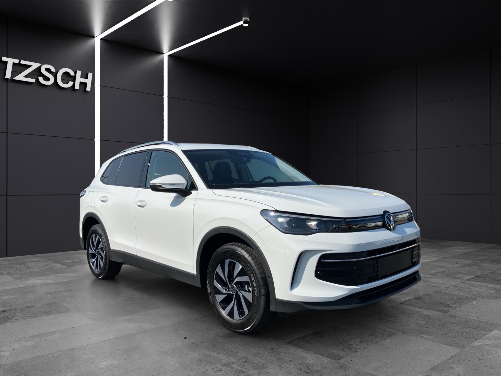 Fahrzeugabbildung Volkswagen Tiguan 1.5 TSI eHybrid 150 kW Life IQ-LED AHK NAVI