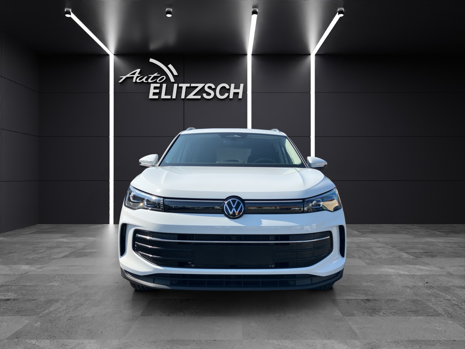 Fahrzeugabbildung Volkswagen Tiguan 1.5 TSI eHybrid 150 kW Life IQ-LED AHK NAVI
